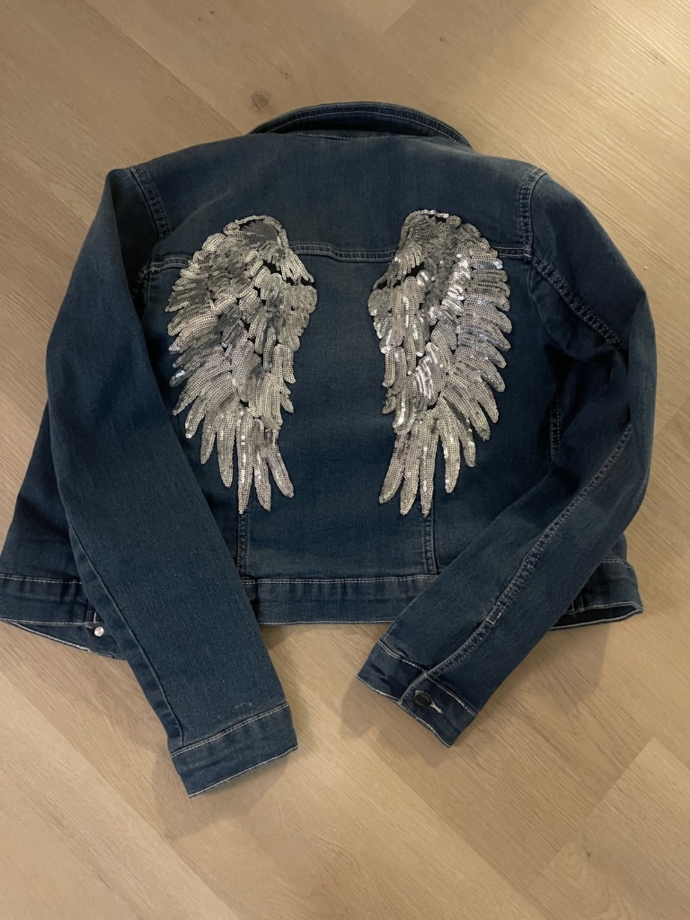 VENUS Blue Denim Jacket with Silver Sparkley Wings NWOT - Picture 4 of 8